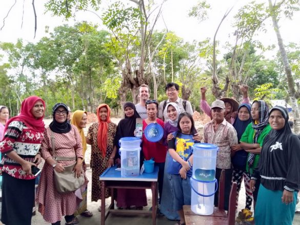 KSHI dan Elgon Cosmetics  Serahkan Penggalangan  Dana Bencana Alam untuk Lombok