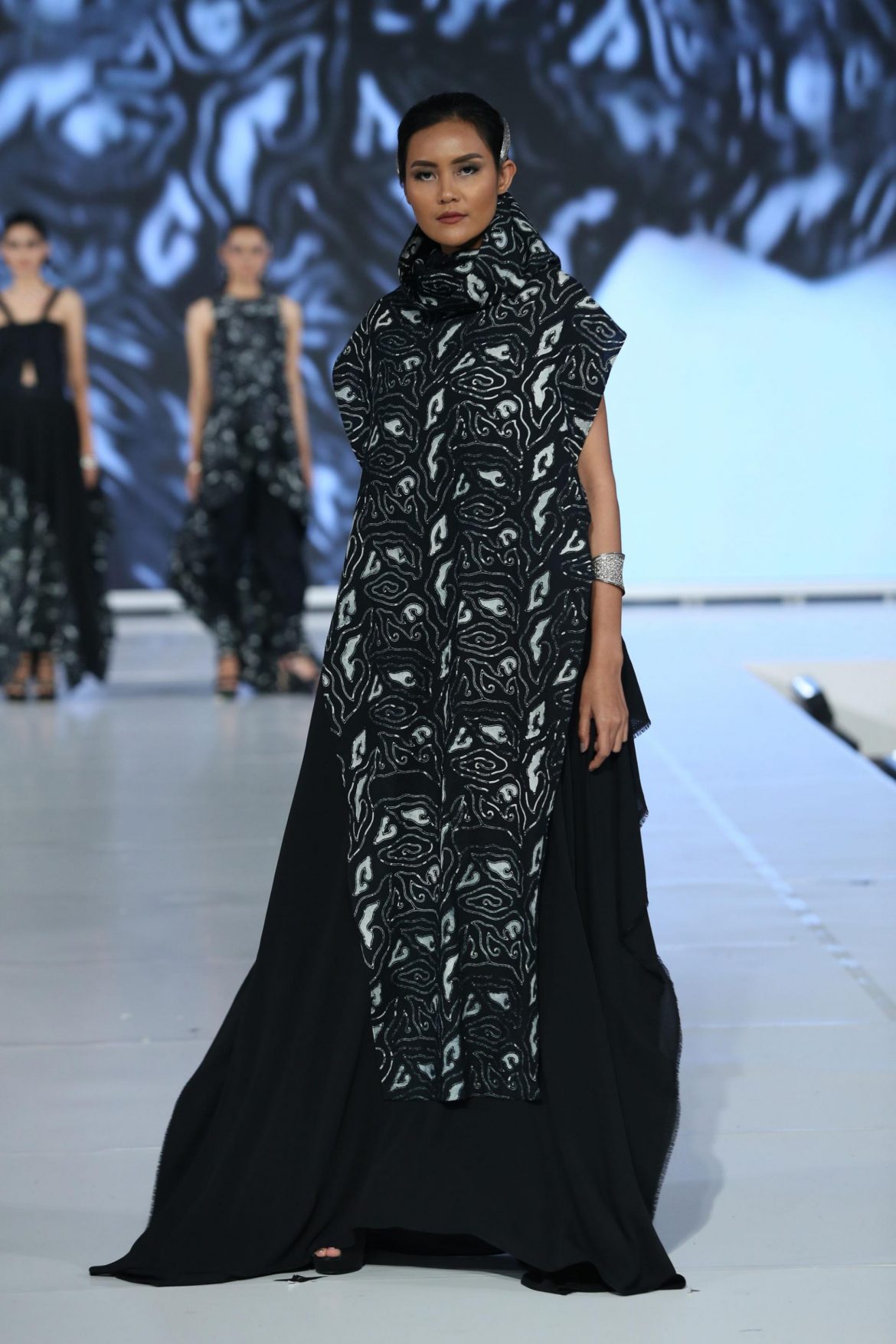 Sesi  Kedua JFF 2018 “Ethnique Rhapsody”, Tampilkan Tenun dan Kain Nusantara