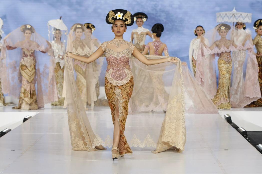 Indonesia Mahardika, Karya Anne Avantie di Penutupan  JFF 2018