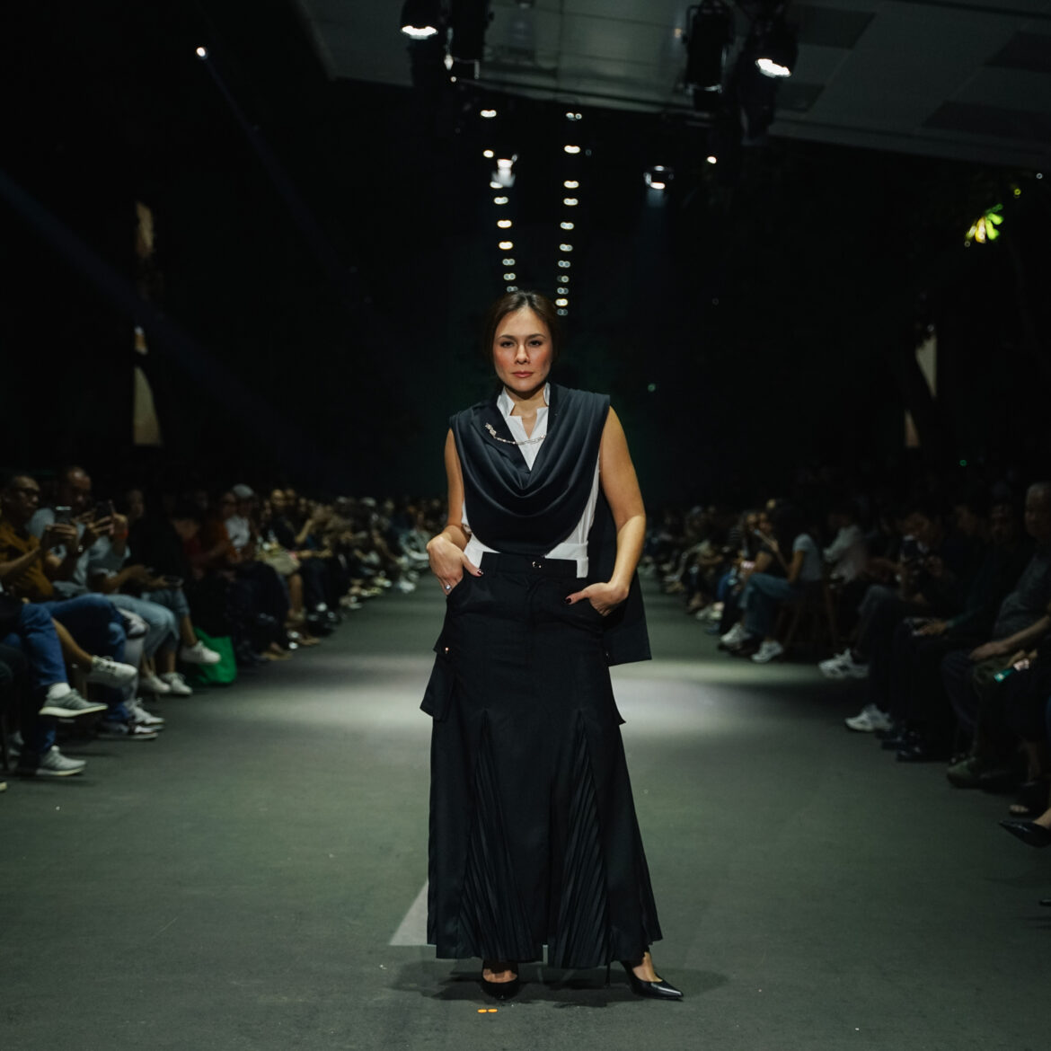 JF3 2024: Rinda Salmun Presentasikan Koleksi “Streetstyle Meets Wearable Art”