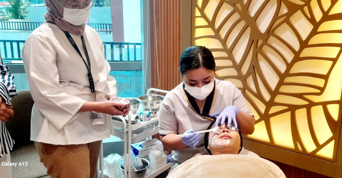 20250221_152726 Beri Pengalaman Facial Eksklusif, C Derma Clinic Hadirkan Royal Enzyme Facial